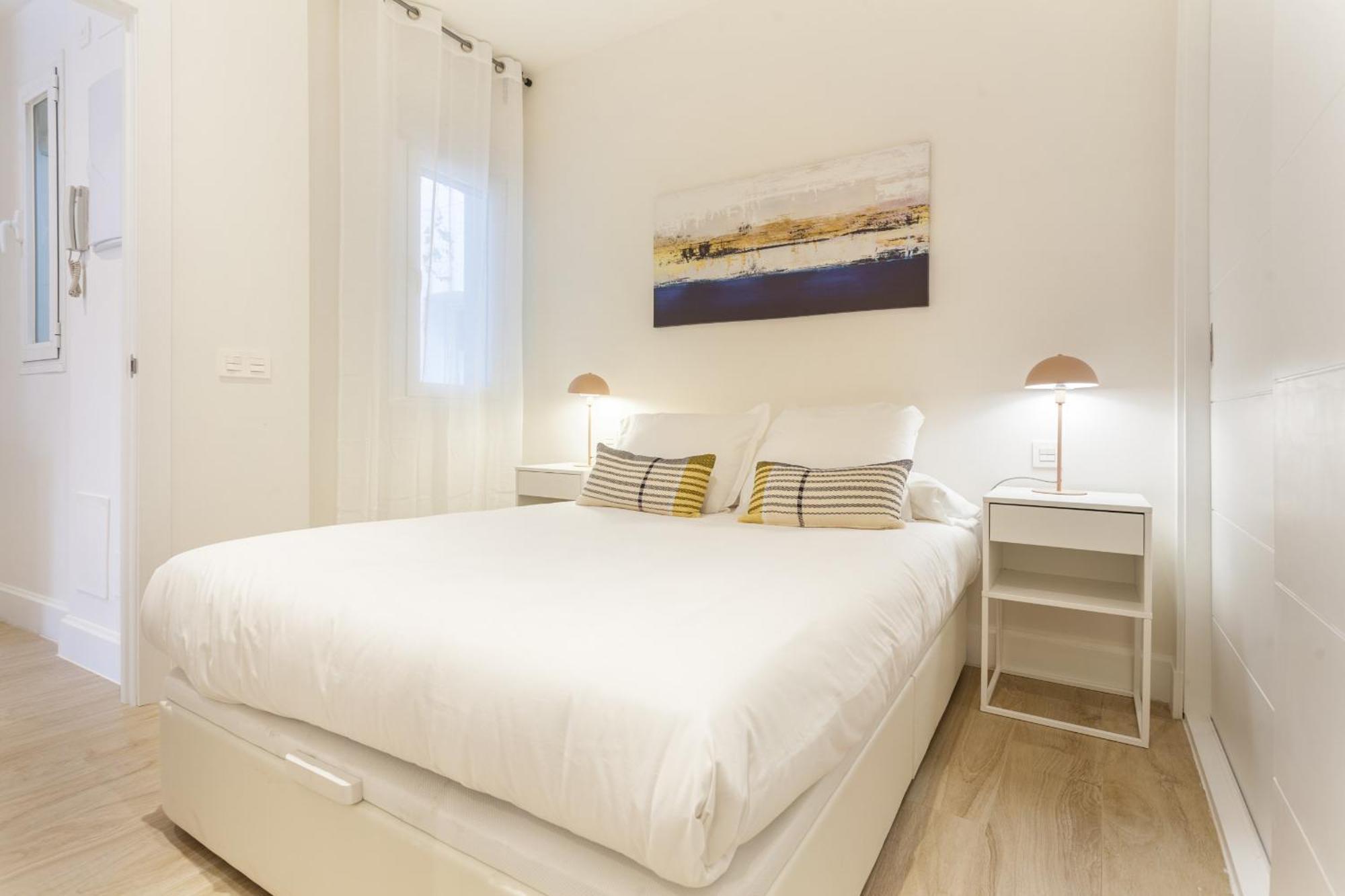 Universidad En Madrid Ngoại thất bức ảnh